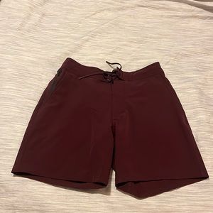 Ten thousand Small 7in linerless. Foundation style. Maroon